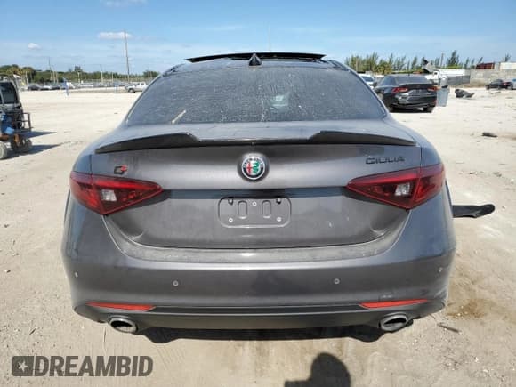 ✅ 2021 Alfa Romeo Giulia • VIN: ZARFAMAN0M7645906 • Lot: 83598394. Listed on Copart with 63,051 mi. Free auction sales archive from the USA and detailed vehicle history report at DreamBid. Image 6.