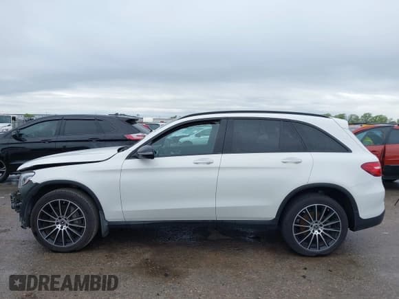 ✅ 2018 Mercedes-Benz GLC 300 • VIN: WDC0G4JB8JV045348 • Lot: 41904890. Wystawiony na IAAI z przebiegiem 103 842 mil. Bezpłatny archiwum sprzedaży aukcyjnych z USA i szczegółowy raport historii pojazdu na DreamBid. Zdjęcie 14.
