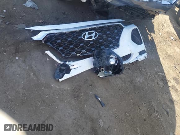 ✅ 2019 Hyundai Santa Fe SE • VIN: 5NMS23AD7KH010615 • Lot: 71499383. Wystawiony na Copart z przebiegiem 72 514 mil. Bezpłatny archiwum sprzedaży aukcyjnych z USA i szczegółowy raport historii pojazdu na DreamBid. Zdjęcie 12.