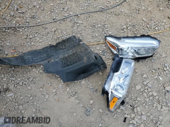 ✅ 2022 Toyota Tacoma SR • VIN: 3TMCZ5ANXNM481986 • Lot: 68493635. Wystawiony na Copart z przebiegiem 79 542 mil. Bezpłatny archiwum sprzedaży aukcyjnych z USA i szczegółowy raport historii pojazdu na DreamBid. Zdjęcie 12.