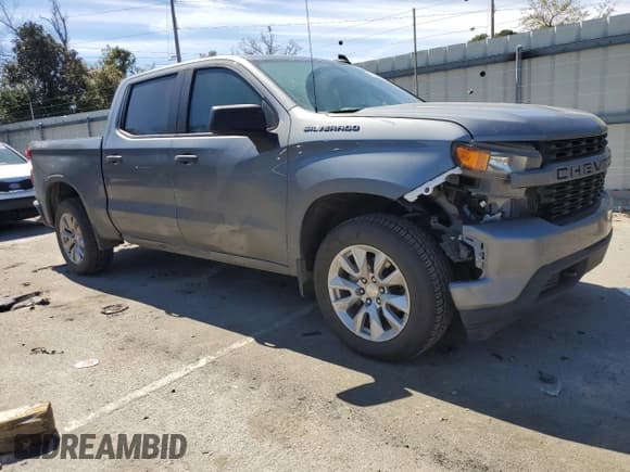 ✅ 2022 Chevrolet Silverado 1500 Custom • VIN: 3GCPYBEK8NG155380 • Lot: 48156445. Wystawiony na Copart z przebiegiem 90 096 mil. Bezpłatny archiwum sprzedaży aukcyjnych z USA i szczegółowy raport historii pojazdu na DreamBid. Zdjęcie 4.