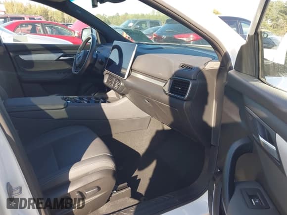 ✅ 2024 VinFast VF 8 Plus • VIN: RLLV1AFA2RH006654 • Лот: 43493262. Опубликован ранее на IAAI с пробегом 8 393 миль. Бесплатный доступ к архиву аукционных продаж из США и подробный отчёт об истории автомобиля на DreamBid. Изображение 5.