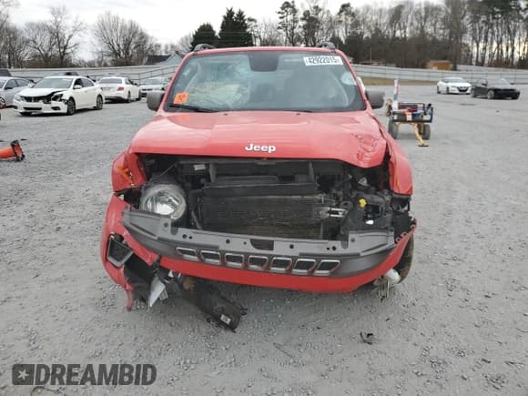 ✅ 2019 Jeep Renegade Limited • VIN: ZACNJBD11KPJ91150 • Lot: 42922015. Wystawiony na Copart z przebiegiem Nie podano. Bezpłatny archiwum sprzedaży aukcyjnych z USA i szczegółowy raport historii pojazdu na DreamBid. Zdjęcie 5.