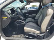 ✅ 2013 Hyundai Veloster w/Gray Int • VIN: KMHTC6AD5DU171622 • Lot: 59761464. Wystawiony na Copart z przebiegiem 85 424 mil. Bezpłatny archiwum sprzedaży aukcyjnych z USA i szczegółowy raport historii pojazdu na DreamBid. Zdjęcie 7.