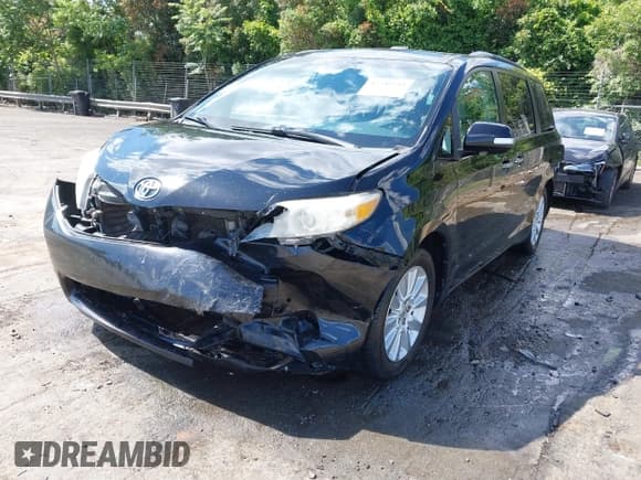 ✅ 2013 Toyota Sienna XLE • VIN: 5TDDK3DC4DS052185 • Lot: 42340344. Listed on IAAI with 194,246 mi. Free auction sales archive from the USA and detailed vehicle history report at DreamBid. Image 2.