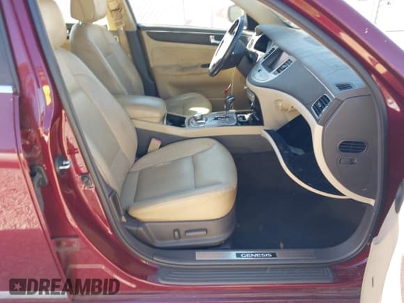 ✅ 2009 Hyundai Genesis • VIN: KMHGC46F79U032633 • Лот: 43676235. Опубликован ранее на IAAI с пробегом 213 927 миль. Бесплатный доступ к архиву аукционных продаж из США и подробный отчёт об истории автомобиля на DreamBid. Изображение 5.