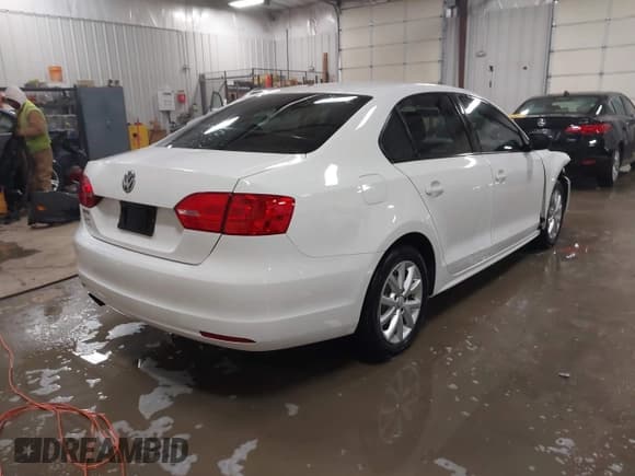 ✅ 2012 Volkswagen Jetta S • VIN: 3VW1K7AJXCM353326 • Лот: 41582886. Опубликован ранее на IAAI с пробегом 120 390 миль. Бесплатный доступ к архиву аукционных продаж из США и подробный отчёт об истории автомобиля на DreamBid. Изображение 4.