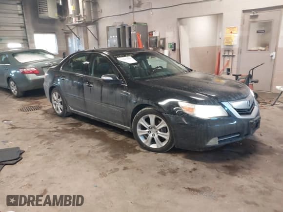 ✅ 2010 Acura RL Technology • VIN: JH4KB2F69AC000832 • Lot: 41297028. Wystawiony na IAAI z przebiegiem 197 020 mil. Bezpłatny archiwum sprzedaży aukcyjnych z USA i szczegółowy raport historii pojazdu na DreamBid. Zdjęcie 1.