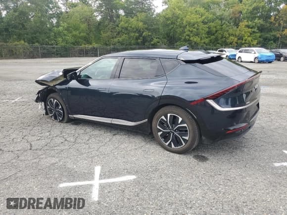 ✅ 2023 Kia EV6 Wind • VIN: KNDC34LA6P5610126 • Lot: 71825534. Wystawiony na Copart z przebiegiem 55 662 mil. Bezpłatny archiwum sprzedaży aukcyjnych z USA i szczegółowy raport historii pojazdu na DreamBid. Zdjęcie 2.