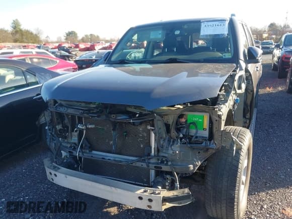 ✅ 2018 Toyota 4Runner SR5 • VIN: JTEBU5JR2J5493686 • Lot: 43621613. Wystawiony na IAAI z przebiegiem 86 723 mil. Bezpłatny archiwum sprzedaży aukcyjnych z USA i szczegółowy raport historii pojazdu na DreamBid. Zdjęcie 6.