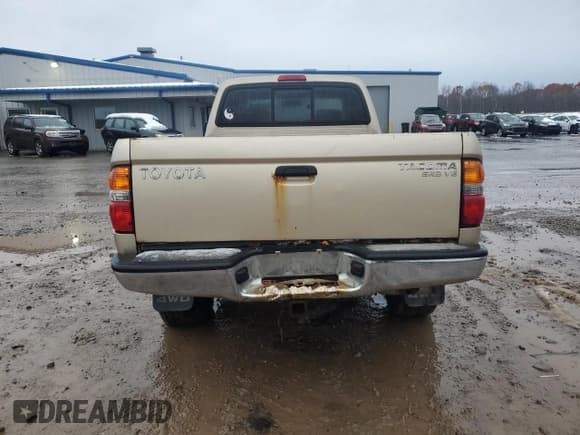 ✅ 2004 Toyota Tacoma • VIN: 5TEWN72N74Z393188 • Lot: 92829705. Wystawiony na Copart z przebiegiem 318 239 mil. Bezpłatny archiwum sprzedaży aukcyjnych z USA i szczegółowy raport historii pojazdu na DreamBid. Zdjęcie 6.