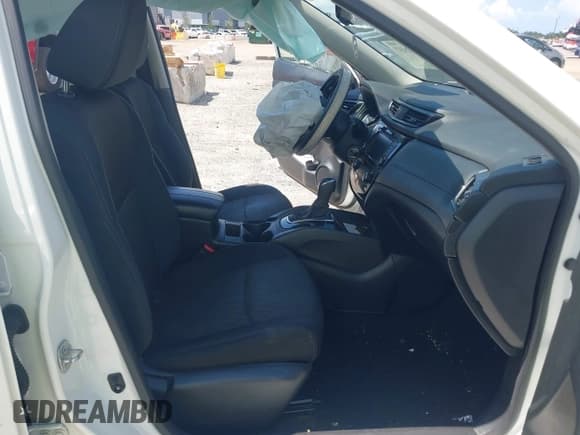 ✅ 2020 Nissan Rogue S • VIN: 5N1AT2MT5LC782936 • Lot: 43022437. Wystawiony na IAAI z przebiegiem 78 191 mil. Bezpłatny archiwum sprzedaży aukcyjnych z USA i szczegółowy raport historii pojazdu na DreamBid. Zdjęcie 5.