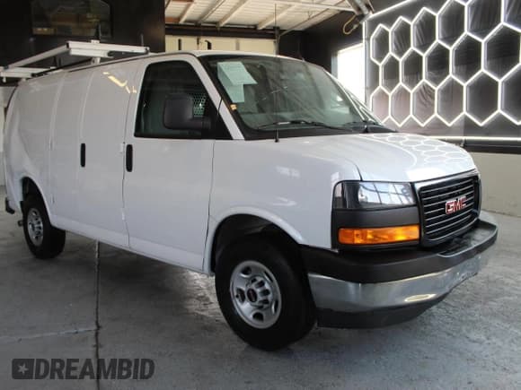 ✅ 2023 GMC Savana Cargo • VIN: 1GTW7AFP5P1188115 • Лот: 94152065. Опубликован ранее на Copart с пробегом 50 040 миль. Бесплатный доступ к архиву аукционных продаж из США и подробный отчёт об истории автомобиля на DreamBid. Изображение 1.