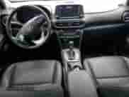 2019 Hyundai Kona Ultimate с VIN KM8K5CA54KU232064, выставлен на аукционе Copart как лот 70630912 с пробегом 55 121 миль миль и . История ставок и продаж доступна на DreamBid. Изображение 8.