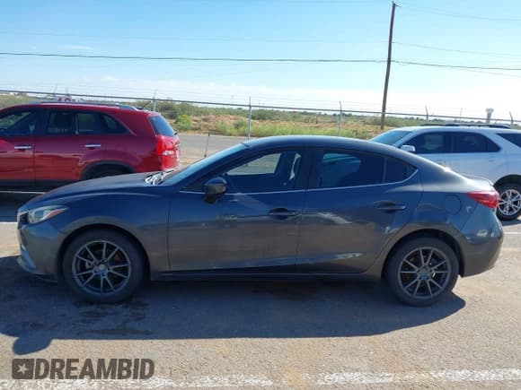 ✅ 2014 Mazda 3 i Touring • VIN: 3MZBM1V76EM102333 • Лот: 43295369. Опубликован ранее на IAAI с пробегом 143 284 миль. Бесплатный доступ к архиву аукционных продаж из США и подробный отчёт об истории автомобиля на DreamBid. Изображение 14.