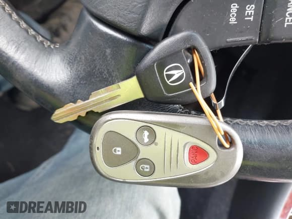 ✅ 2004 Acura RL w/Navigation System • VIN: JH4KA96674C004605 • Lot: 43509408. Listed on IAAI with 175,975 mi. Free auction sales archive from the USA and detailed vehicle history report at DreamBid. Image 11.