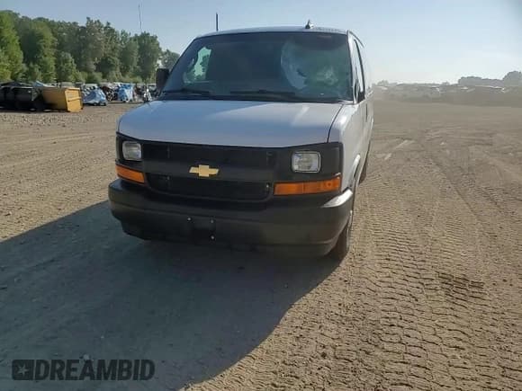✅ 2017 Chevrolet Express Cargo • VIN: 1GCWGAFF2H1345821 • Lot: 80518245. Listed on Copart with 196,096 mi. Free auction sales archive from the USA and detailed vehicle history report at DreamBid. Image 14.