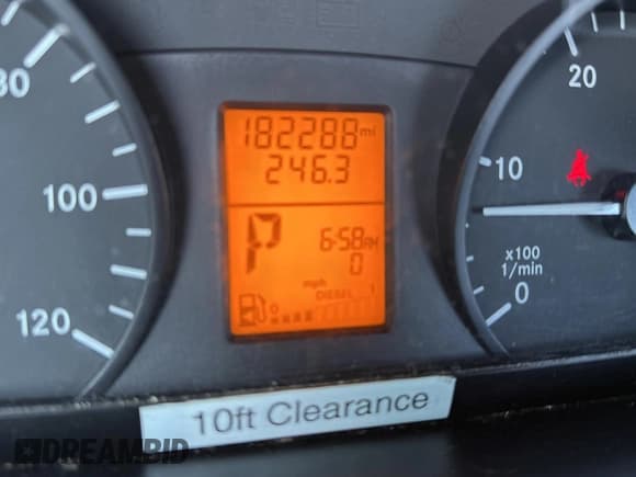 ✅ 2014 Mercedes-Benz Sprinter Passenger • VIN: WDZPE7CC6E5842740 • Lot: 77664544. Wystawiony na Copart z przebiegiem 182 288 mil. Bezpłatny archiwum sprzedaży aukcyjnych z USA i szczegółowy raport historii pojazdu na DreamBid. Zdjęcie 8.