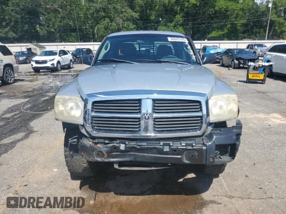 ✅ 2005 Dodge Dakota ST • VIN: 1D7HE28K15S304493 • Lot: 66843145. Wystawiony na Copart z przebiegiem 204 199 mil. Bezpłatny archiwum sprzedaży aukcyjnych z USA i szczegółowy raport historii pojazdu na DreamBid. Zdjęcie 5.