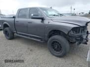 ✅ 2018 Ram 2500 Laramie • VIN: 3C6UR5FL5JG218204 • Lot: 42303128. Wystawiony na IAAI z przebiegiem 139 040 mil. Bezpłatny archiwum sprzedaży aukcyjnych z USA i szczegółowy raport historii pojazdu na DreamBid. Zdjęcie 1.