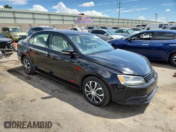 ✅ 2011 Volkswagen Jetta SE • VIN: 3VWBZ7AJ0BM381831 • Лот: 69299645. Опубликован ранее на Copart с пробегом 131 331 миль. Бесплатный доступ к архиву аукционных продаж из США и подробный отчёт об истории автомобиля на DreamBid. Изображение 4.