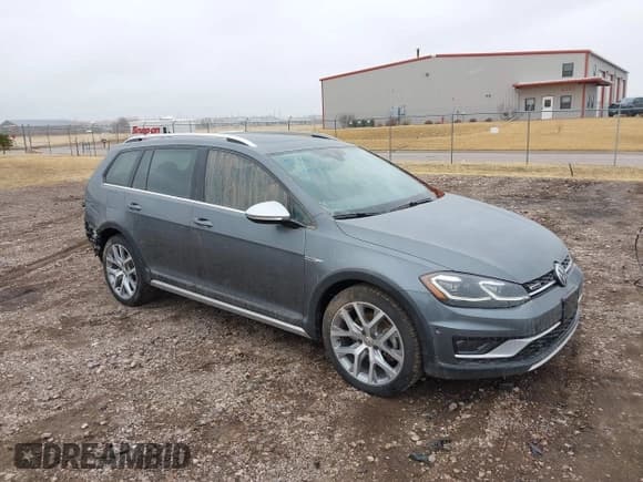 ✅ 2019 Volkswagen Golf S • VIN: 3VWH17AU7KM520624 • Lot: 41829713. Wystawiony na IAAI z przebiegiem 55 985 mil. Bezpłatny archiwum sprzedaży aukcyjnych z USA i szczegółowy raport historii pojazdu na DreamBid. Zdjęcie 1.