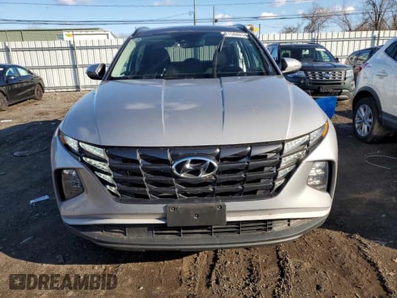 ✅ 2022 Hyundai Tucson SEL Convenience • VIN: KM8JFCA15NU027427 • Lot: 81588034. Wystawiony na Copart z przebiegiem 44 852 mil. Bezpłatny archiwum sprzedaży aukcyjnych z USA i szczegółowy raport historii pojazdu na DreamBid. Zdjęcie 5.