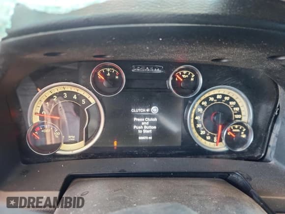 ✅ 2016 Ram 2500 Laramie • VIN: 3C6UR5NL5GG115049 • Lot: 64456565. Wystawiony na Copart z przebiegiem 329 572 mil. Bezpłatny archiwum sprzedaży aukcyjnych z USA i szczegółowy raport historii pojazdu na DreamBid. Zdjęcie 9.