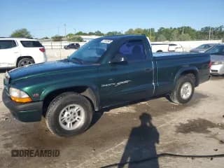 ✅ 2000 Dodge Dakota • VIN: 1B7FL26X7YS772125 • Lot: 70182905. Wystawiony na Copart z przebiegiem 89 250 mil. Bezpłatny archiwum sprzedaży aukcyjnych z USA i szczegółowy raport historii pojazdu na DreamBid. Zdjęcie 1.