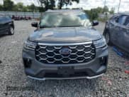 ✅ 2025 Ford Explorer • VIN: 1FMWK7HC8SGC20519 • Lot: 66538025. Wystawiony na Copart z przebiegiem 678 mil. Bezpłatny archiwum sprzedaży aukcyjnych z USA i szczegółowy raport historii pojazdu na DreamBid. Zdjęcie 5.