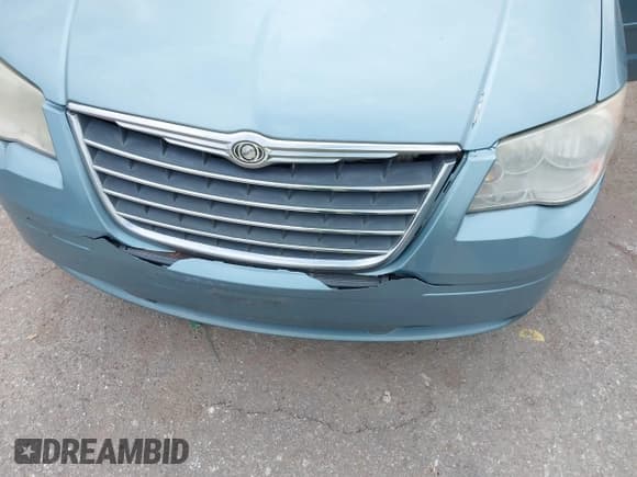 ✅ 2010 Chrysler Town & Country LX • VIN: 2A4RR2D1XAR376430 • Lot: 42317617. Wystawiony na IAAI z przebiegiem 126 450 mil. Bezpłatny archiwum sprzedaży aukcyjnych z USA i szczegółowy raport historii pojazdu na DreamBid. Zdjęcie 6.