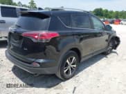 ✅ 2018 Toyota RAV4 XLE • VIN: 2T3WFREVXJW491725 • Lot: 42216365. Wystawiony na IAAI z przebiegiem 76 365 mil. Bezpłatny archiwum sprzedaży aukcyjnych z USA i szczegółowy raport historii pojazdu na DreamBid. Zdjęcie 4.