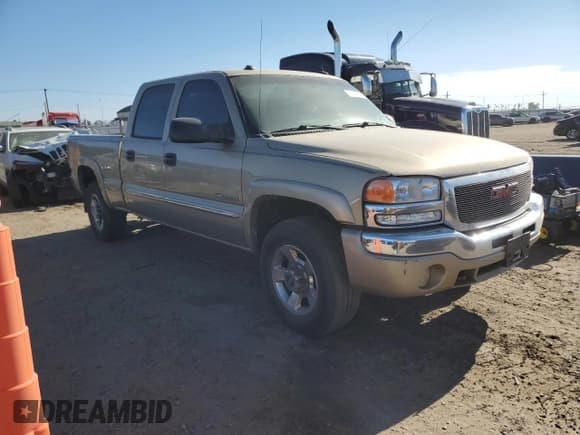 ✅ 2004 GMC Sierra 2500 SLE • VIN: 1GTGK23U94F124449 • Lot: 82589675. Wystawiony na Copart z przebiegiem 168 499 mil. Bezpłatny archiwum sprzedaży aukcyjnych z USA i szczegółowy raport historii pojazdu na DreamBid. Zdjęcie 4.