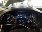 ✅ 2017 Ford Focus SE • VIN: 1FADP3F24HL319991 • Лот: 47522025. Опубликован ранее на Copart с пробегом 92 997 миль. Бесплатный доступ к архиву аукционных продаж из США и подробный отчёт об истории автомобиля на DreamBid. Изображение 9.