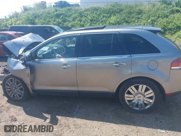 ✅ 2008 Lincoln MKX • VIN: 2LMDU88CX8BJ38058 • Lot: 42850486. Wystawiony na IAAI z przebiegiem Nie podano. Bezpłatny archiwum sprzedaży aukcyjnych z USA i szczegółowy raport historii pojazdu na DreamBid. Zdjęcie 13.