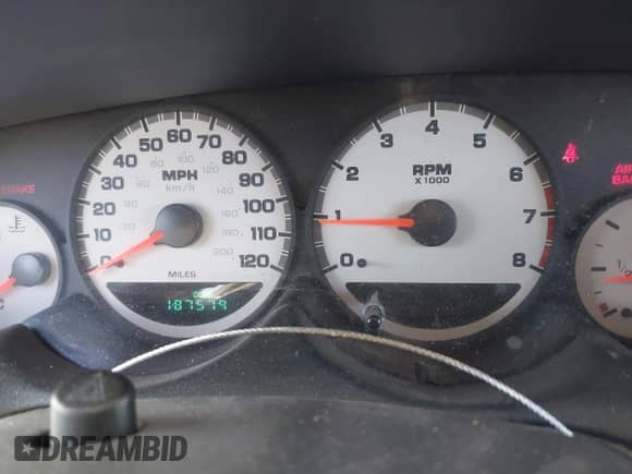 2005 Dodge Neon SXT z VIN 1B3ES56CX5D199994, wystawiony jako IAAI lot #42126716 z przebiegiem 187 579 mil mil oraz . Historia ofert i sprzedaży dostępna na DreamBid. Obrazek 7.