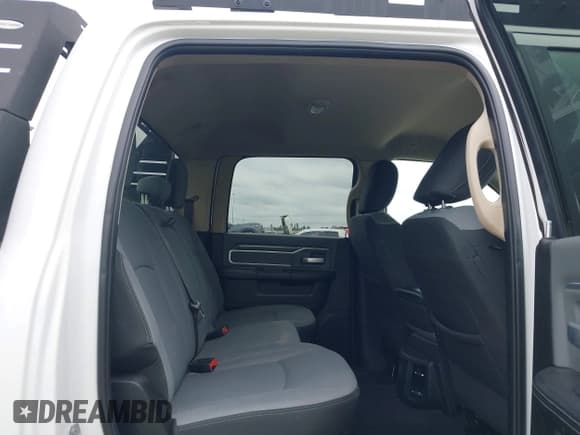 ✅ 2019 Ram 2500 Big Horn • VIN: 3C6UR5DL7KG587151 • Лот: 42086628. Опубликован ранее на IAAI с пробегом 137 868 миль. Бесплатный доступ к архиву аукционных продаж из США и подробный отчёт об истории автомобиля на DreamBid. Изображение 8.