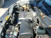 ✅ 2001 Lexus RX 300 • VIN: JTJGF10U610088704 • Лот: 43356030. Опубликован ранее на IAAI с пробегом 251 624 миль. Бесплатный доступ к архиву аукционных продаж из США и подробный отчёт об истории автомобиля на DreamBid. Изображение 18.