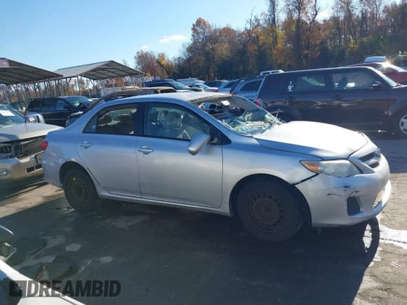✅ 2011 Toyota Corolla LE • VIN: JTDBU4EE6BJ088252 • Lot: 43646045. Wystawiony na IAAI z przebiegiem 168 063 mil. Bezpłatny archiwum sprzedaży aukcyjnych z USA i szczegółowy raport historii pojazdu na DreamBid. Zdjęcie 13.