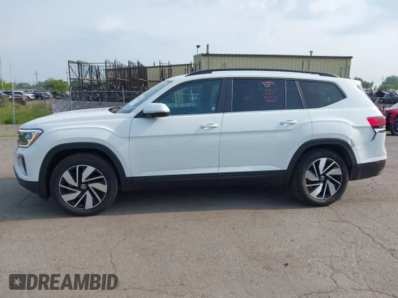 ✅ 2025 Volkswagen Atlas SE • VIN: 1V2HR2CA1SC538330 • Лот: 42539938. Опубликован ранее на IAAI с пробегом 7 904 миль. Бесплатный доступ к архиву аукционных продаж из США и подробный отчёт об истории автомобиля на DreamBid. Изображение 14.