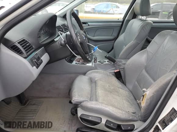 1999 BMW 3 Series 323i с VIN WBAAM3333XKC59029, выставлен на аукционе Copart как лот 76257774 с пробегом 301 189 миль миль и Списание • Salvage title. История ставок и продаж доступна на DreamBid. Изображение 7.