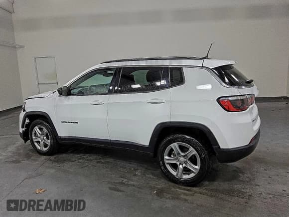 ✅ 2024 Jeep Compass Latitude • VIN: 3C4NJDBN3RT604189 • Лот: 94272155. Опубликован ранее на Copart с пробегом 27 194 миль. Бесплатный доступ к архиву аукционных продаж из США и подробный отчёт об истории автомобиля на DreamBid. Изображение 2.
