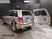 ✅ 2007 Suzuki Grand Vitara Luxury • VIN: JS3TD947474201594 • Lot: 42296225. Wystawiony na IAAI z przebiegiem 120 309 mil. Bezpłatny archiwum sprzedaży aukcyjnych z USA i szczegółowy raport historii pojazdu na DreamBid. Zdjęcie 3.