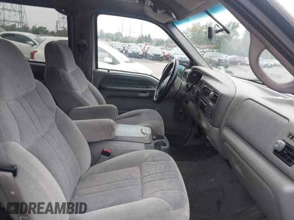 ✅ 2000 Ford Excursion XLT • VIN: 1FMNU40S9YEE01981 • Лот: 42402338. Опубликован ранее на IAAI с пробегом 218 033 миль. Бесплатный доступ к архиву аукционных продаж из США и подробный отчёт об истории автомобиля на DreamBid. Изображение 5.