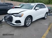 ✅ 2021 Audi Q3 Premium • VIN: WA1AUCF39M1068531 • Lot: 42289153. Wystawiony na IAAI z przebiegiem 96 275 mil. Bezpłatny archiwum sprzedaży aukcyjnych z USA i szczegółowy raport historii pojazdu na DreamBid. Zdjęcie 17.