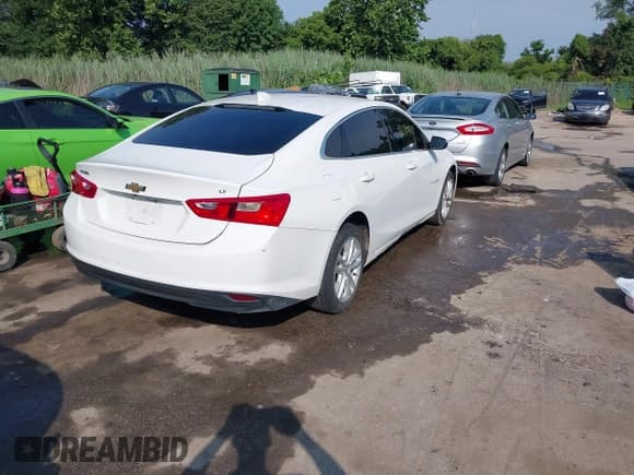 ✅ 2018 Chevrolet Malibu LT • VIN: 1G1ZD5ST2JF264148 • Lot: 42789398. Listed on IAAI with 138,790 mi. Free auction sales archive from the USA and detailed vehicle history report at DreamBid. Image 4.