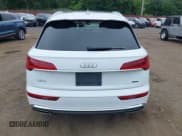 ✅ 2023 Audi Q5 S line Premium Plus • VIN: WA1EAAFY6P2118374 • Lot: 42594650. Wystawiony na IAAI z przebiegiem 24 834 mil. Bezpłatny archiwum sprzedaży aukcyjnych z USA i szczegółowy raport historii pojazdu na DreamBid. Zdjęcie 16.