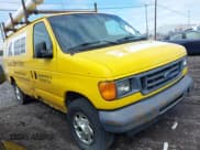 ✅ 2006 Ford Econoline Cargo • VIN: 1FTNE24W76HB25668 • Lot: 42183528. Wystawiony na IAAI z przebiegiem 225 468 mil. Bezpłatny archiwum sprzedaży aukcyjnych z USA i szczegółowy raport historii pojazdu na DreamBid. Zdjęcie 1.