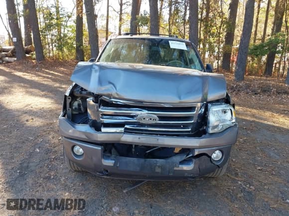 ✅ 2011 Ford Expedition XLT • VIN: 1FMJU1J54BEF55589 • Lot: 43716815. Listed on IAAI with 217,352 mi. Free auction sales archive from the USA and detailed vehicle history report at DreamBid. Image 12.