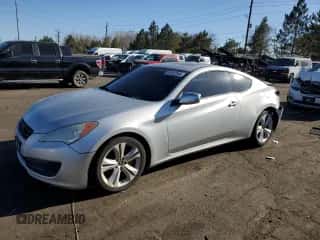 2010 Hyundai Genesis Coupe Premium с VIN KMHHT6KD8AU004414, выставлен на аукционе Copart как лот 82357064 с пробегом 65 256 миль миль и Списание • Salvage title. История ставок и продаж доступна на DreamBid. Изображение 1.
